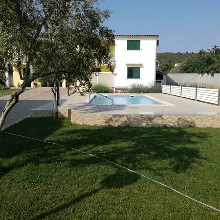 Appartement House Kalepin *